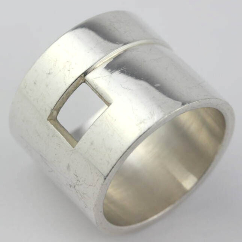 Gucci silver 925 G logo Cutout Ring sz. 4 - Picture 1 of 11